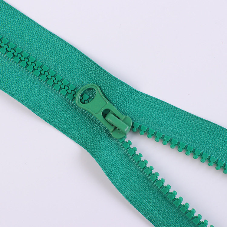 Delrin zipper